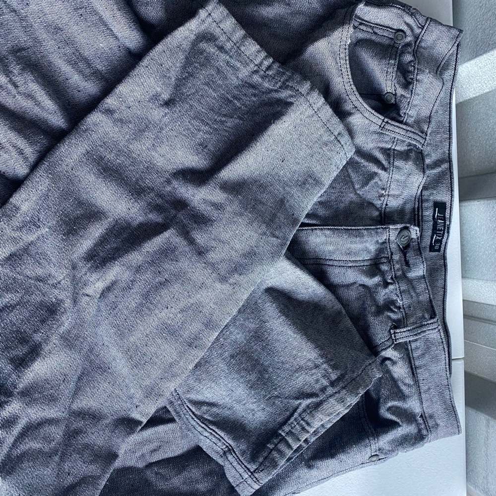 Jeans - Picture 3 of 4